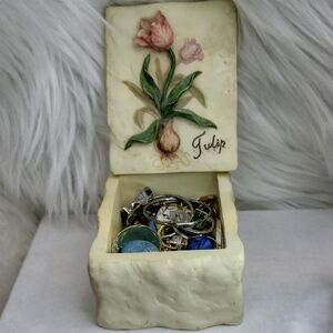 Tulip Trinket Box With Earrings